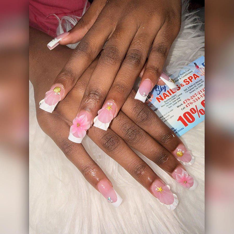Sky Nails & Spa 
